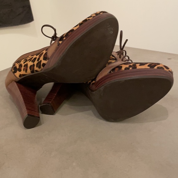 Devalesi Leopard Print Shoes - 8 - Picture 6 of 7